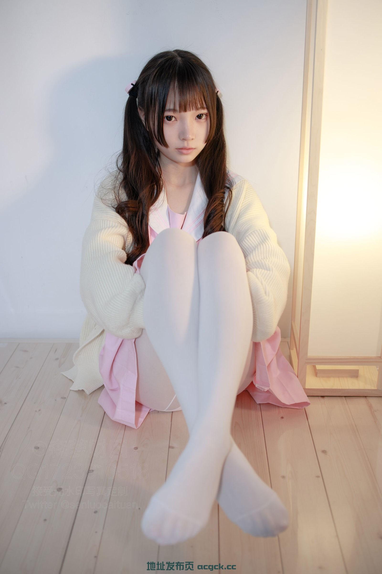 【美图赏析】白丝萝莉写真图(～￣▽￣)～