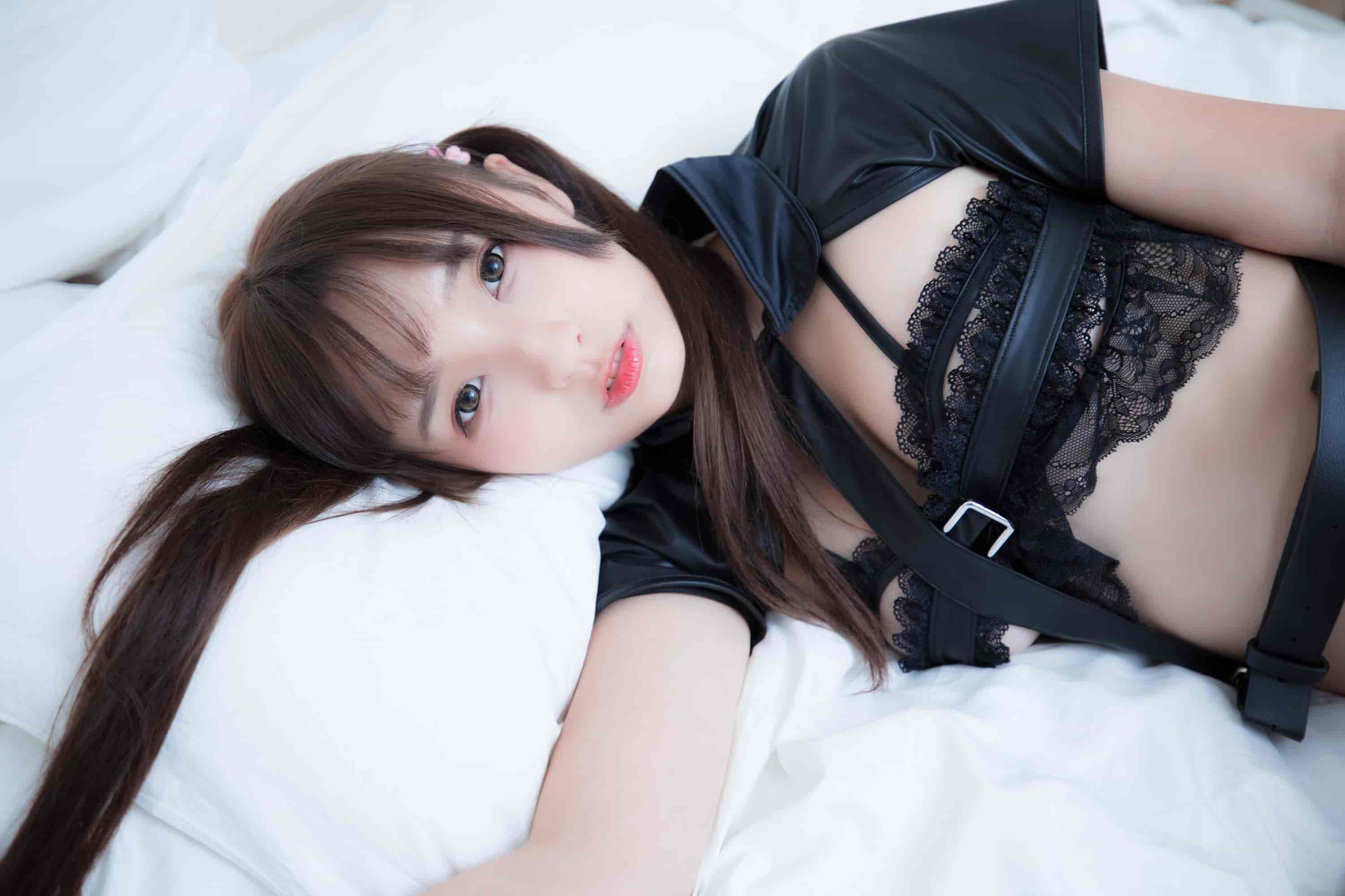 神楽坂真冬 - Little Devil  [150P]