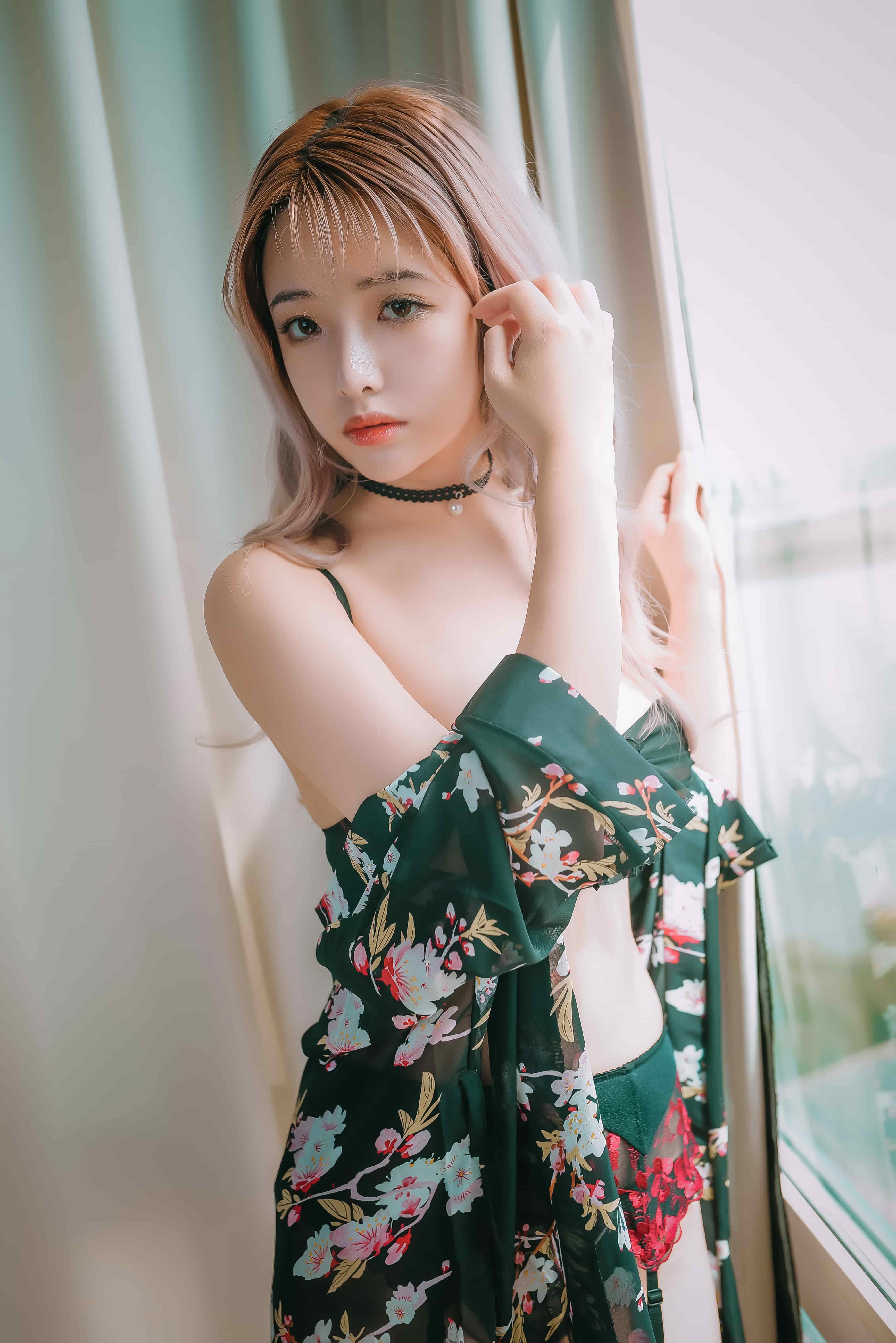 雯妹-黑色和风睡衣[33P-90M]
